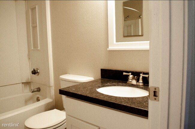 Foto del edificio - 2 br, 1 bath Apartment - 1801 W 700 N A12