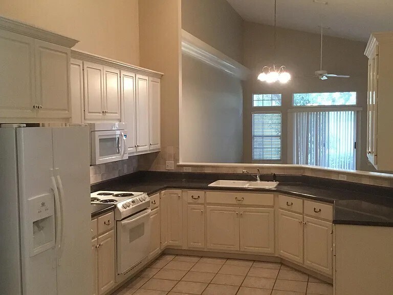 Primary Photo - 7007 Starfish Ct