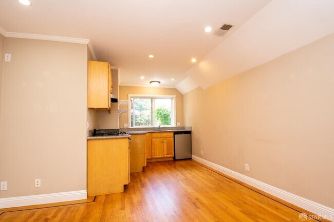 Building Photo - 834 Peralta Ave