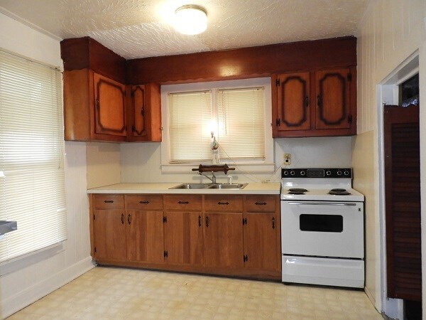 Building Photo - 1086 Plank Rd.