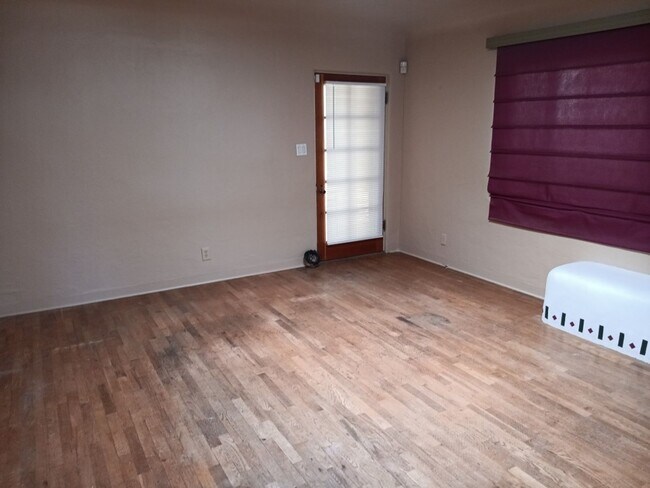 Foto del edificio - Charming 2-bedroom, 1-bathroom home! Showings available now! Move in special!!