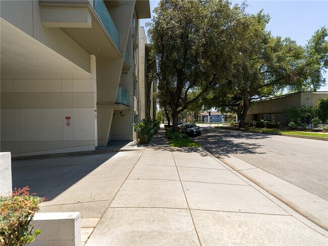 Foto del edificio - 160 S Hudson Ave