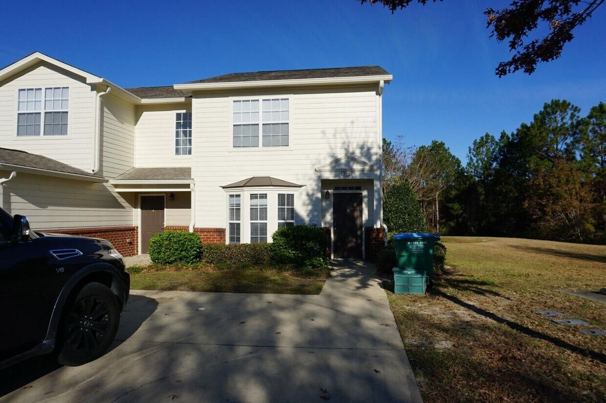 Primary Photo - 509 Wingspan Way