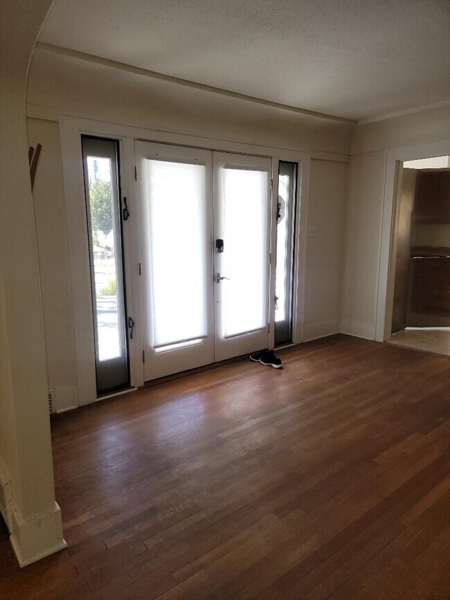 Foto del edificio - Beautiful Craftsman-style 3 bedroom, 2 bath home (1632 sq ft)  near Lake Steilacoom PLUS studio c...