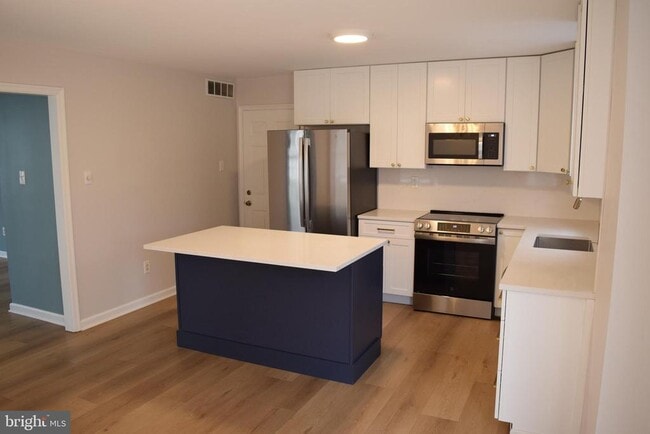 Building Photo - 3011 Roberts Rd