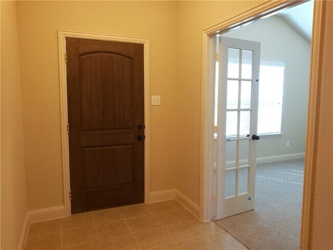 Foto del edificio - 638 Teakwood Dr