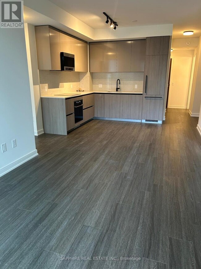 Photo du bâtiment - 425-425 Front St E
