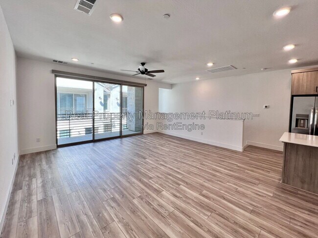 Foto del edificio - 10954 N Honeysuckle Dr