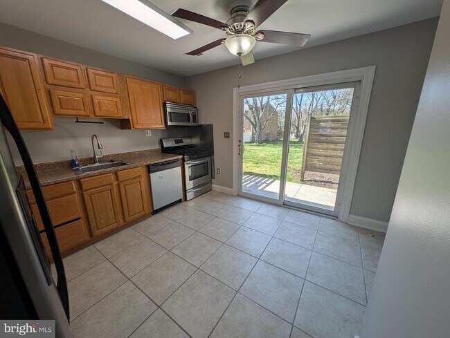 Foto del edificio - 8435 Norwood Dr