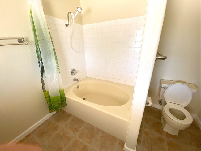 Foto del edificio - 5785 Hall Ln