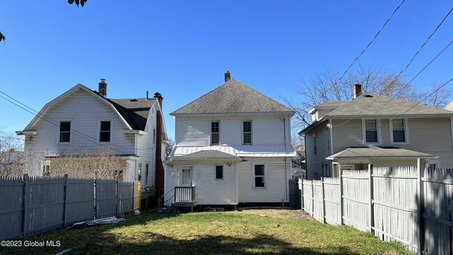Building Photo - 838 7th Ave