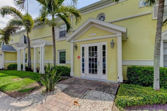 Foto del edificio - 5092 Beach Dr SE