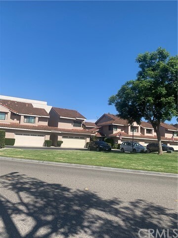 Building Photo - 18118 Bird Ct