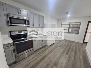Building Photo - 1730 Acapulco Dr