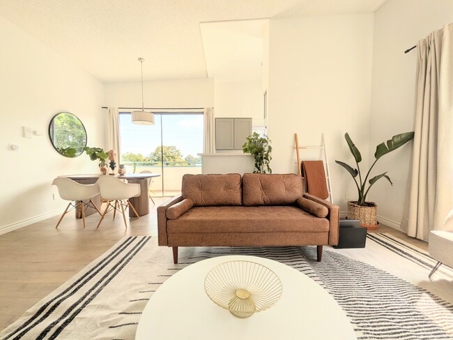 Building Photo - 2584 S Centinela Ave