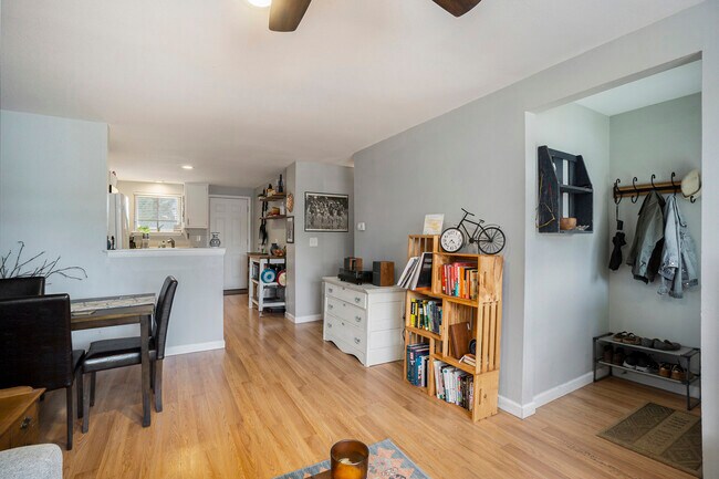 Foto del edificio - 4515 Stover St