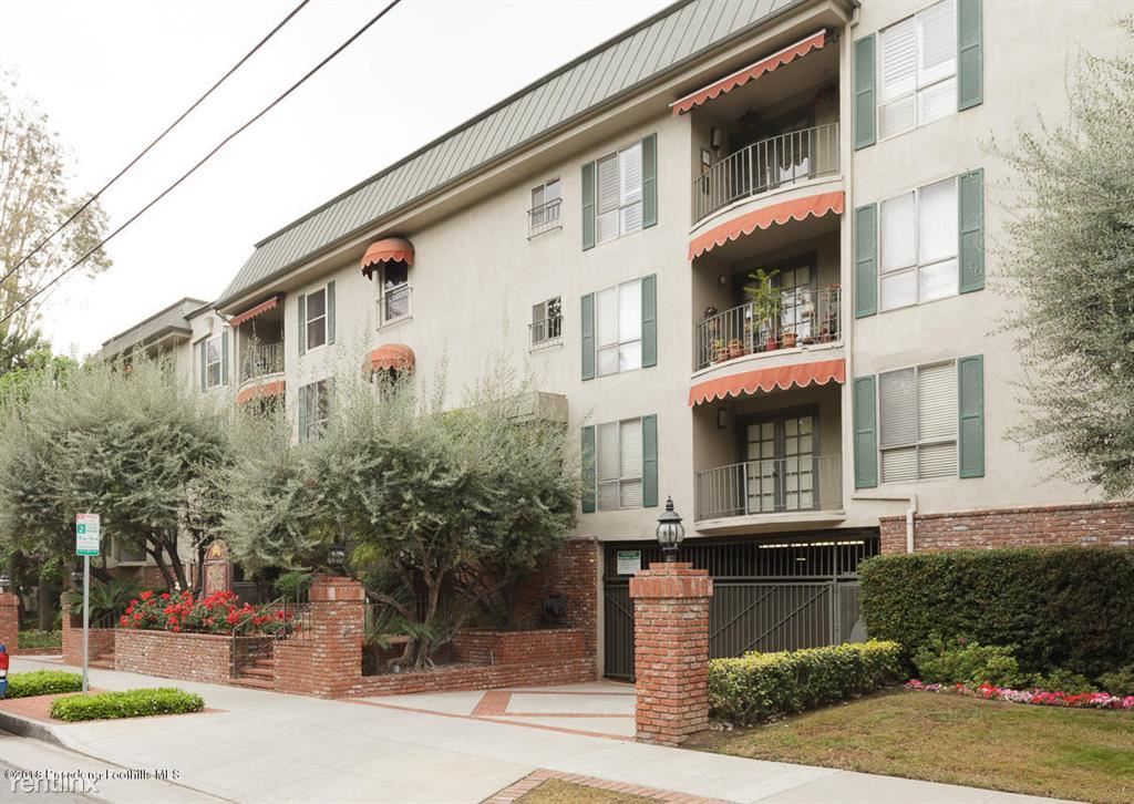Primary Photo - 339 S Catalina Ave