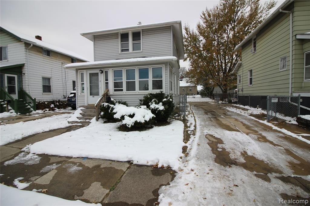 Primary Photo - 214 Detroit St