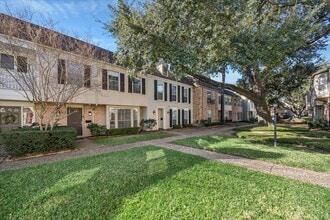 Building Photo - 13062 Trail Hollow Dr