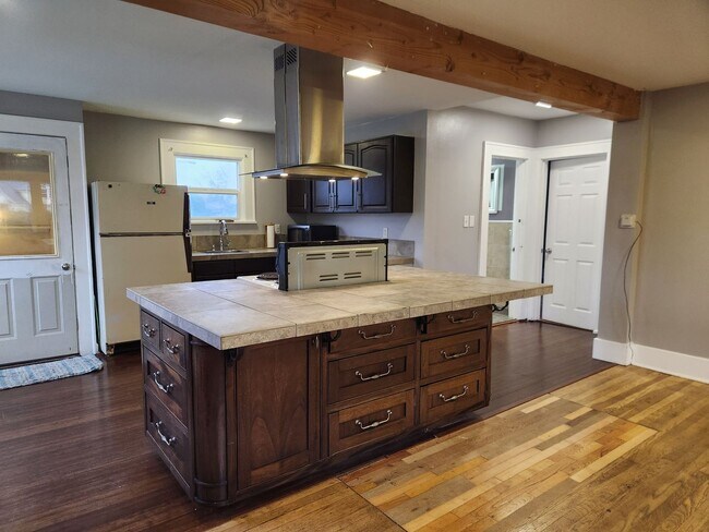 Building Photo - 2829 Northwest Ave