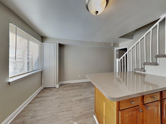 Foto del edificio - 1917 Searles Rd