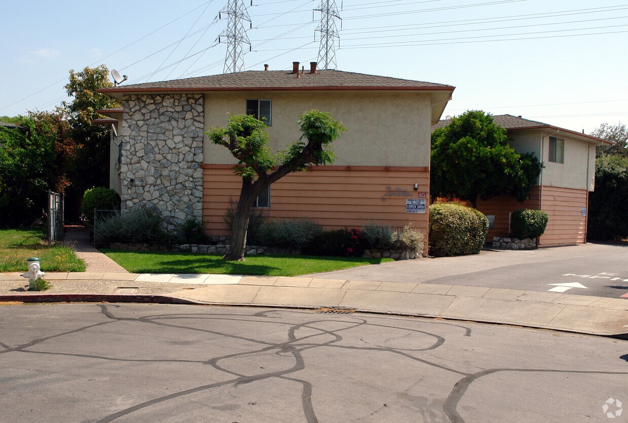 Primary Photo - 681 Bellflower Ave