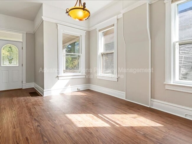 Building Photo - 1120 E 600 S