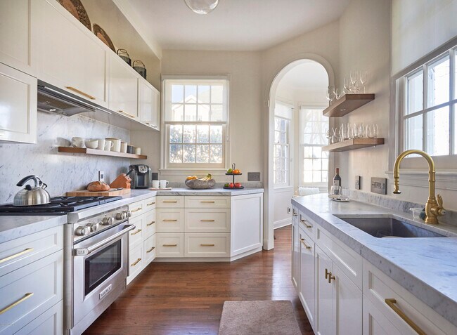 Building Photo - 48 Spring St