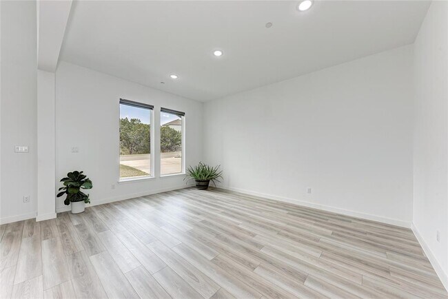 Building Photo - 2420 Novara Trl