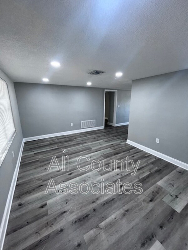 Foto del edificio - 7821 Flintlock Dr