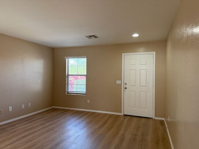 Foto del edificio - San Tan Valley 4Bd/2.5Ba, 2044 sqft, Skyli...