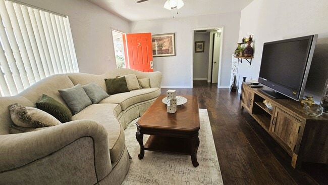 Photo - 3002 E McKinley St Apartment