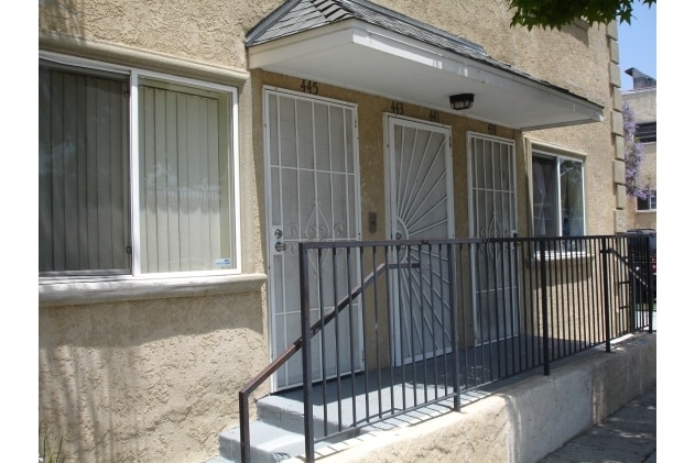 Building Photo 2 - Cowles Apartments