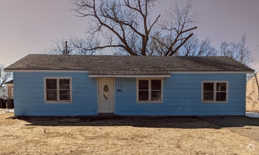 Building Photo - 860 Navaho Ave
