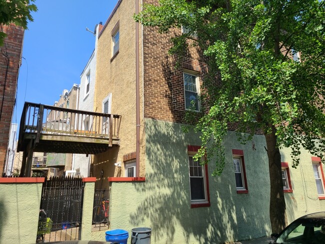 Deck - 1918 Poplar St