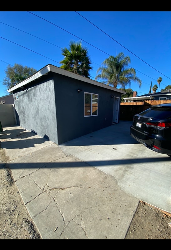 Building Photo - 6952 Tampa Ave