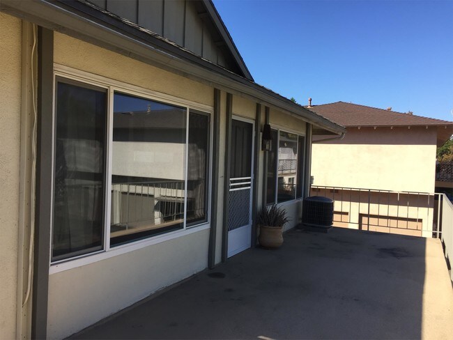 Building Photo - 2631 W Orion Ave