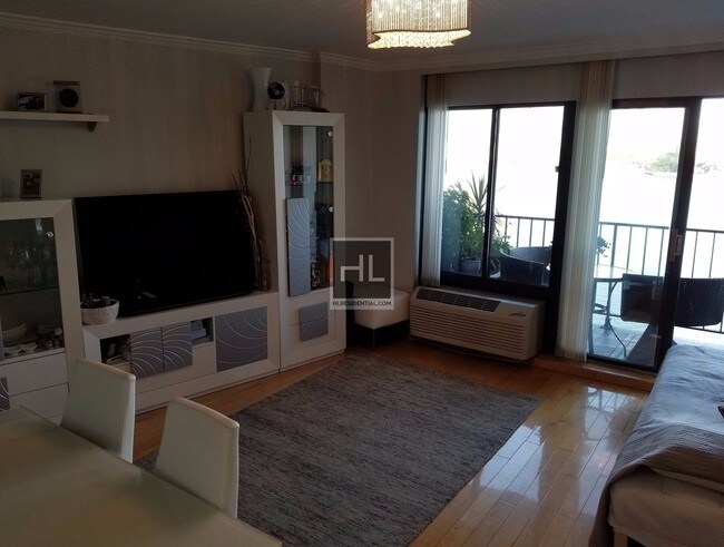 Foto del edificio - 2540 Shore Blvd