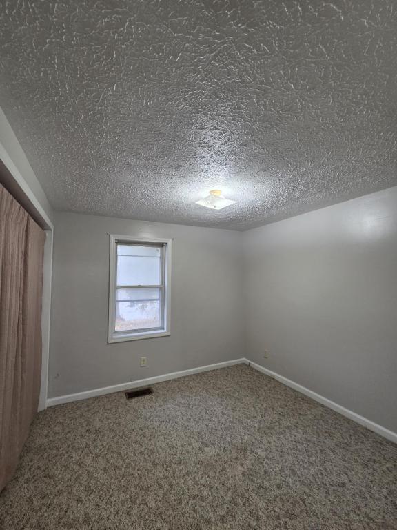 Building Photo - 1020 E North St