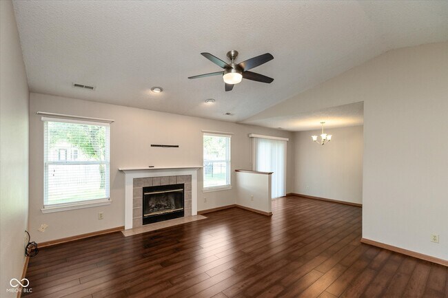 Foto del edificio - 1136 Branigin Creek Ct