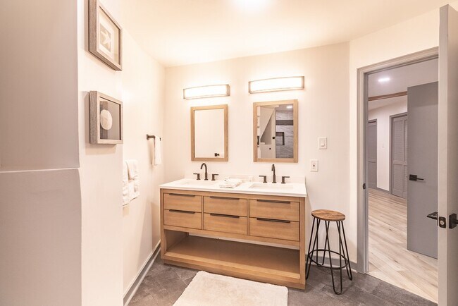 Foto del edificio - 22814 Verano Dr