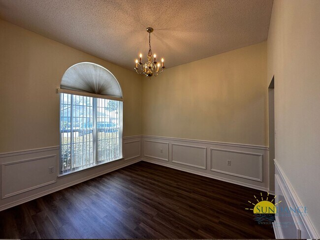 Building Photo - 3 Bedroom Home in Hunter's Run Subdivision