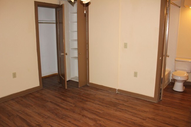 Building Photo - 304 NE Horry Ave