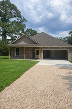 Building Photo - 17368 LA-442