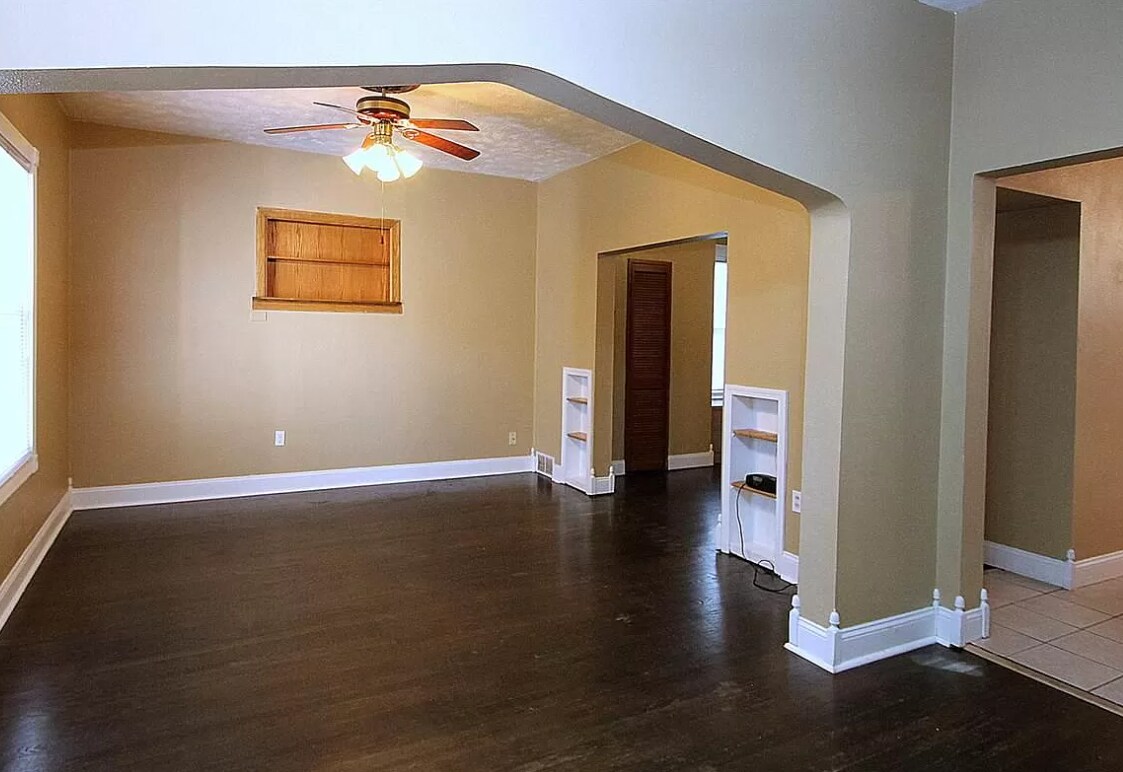 Foto del edificio - 6547 Bedford Ave