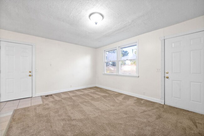 Foto del edificio - 1509 Nichols Dr