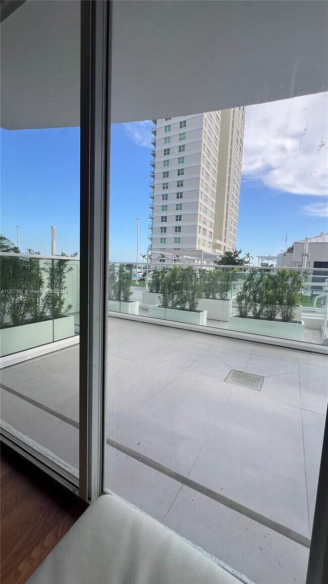 Foto del edificio - 770 Claughton Island Dr