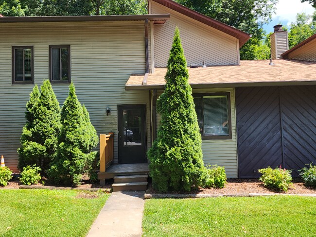 Building Photo - 2205 Forest Acres Dr