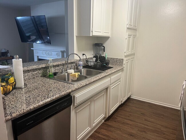 Foto del edificio - 13444 Moorpark St