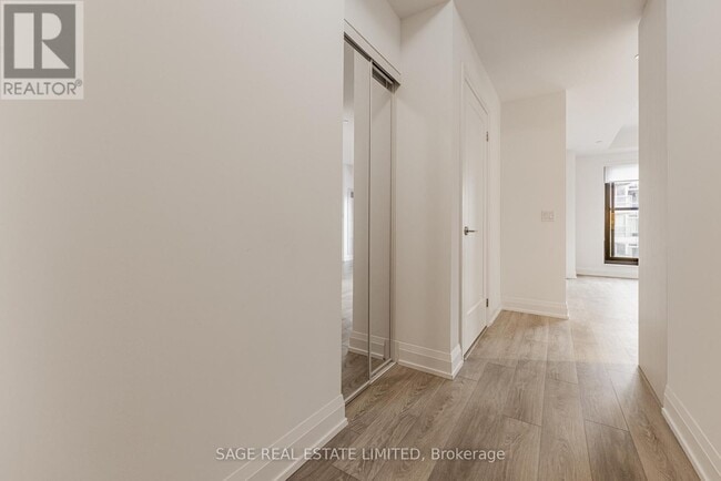 Building Photo - 20 Soudan Ave